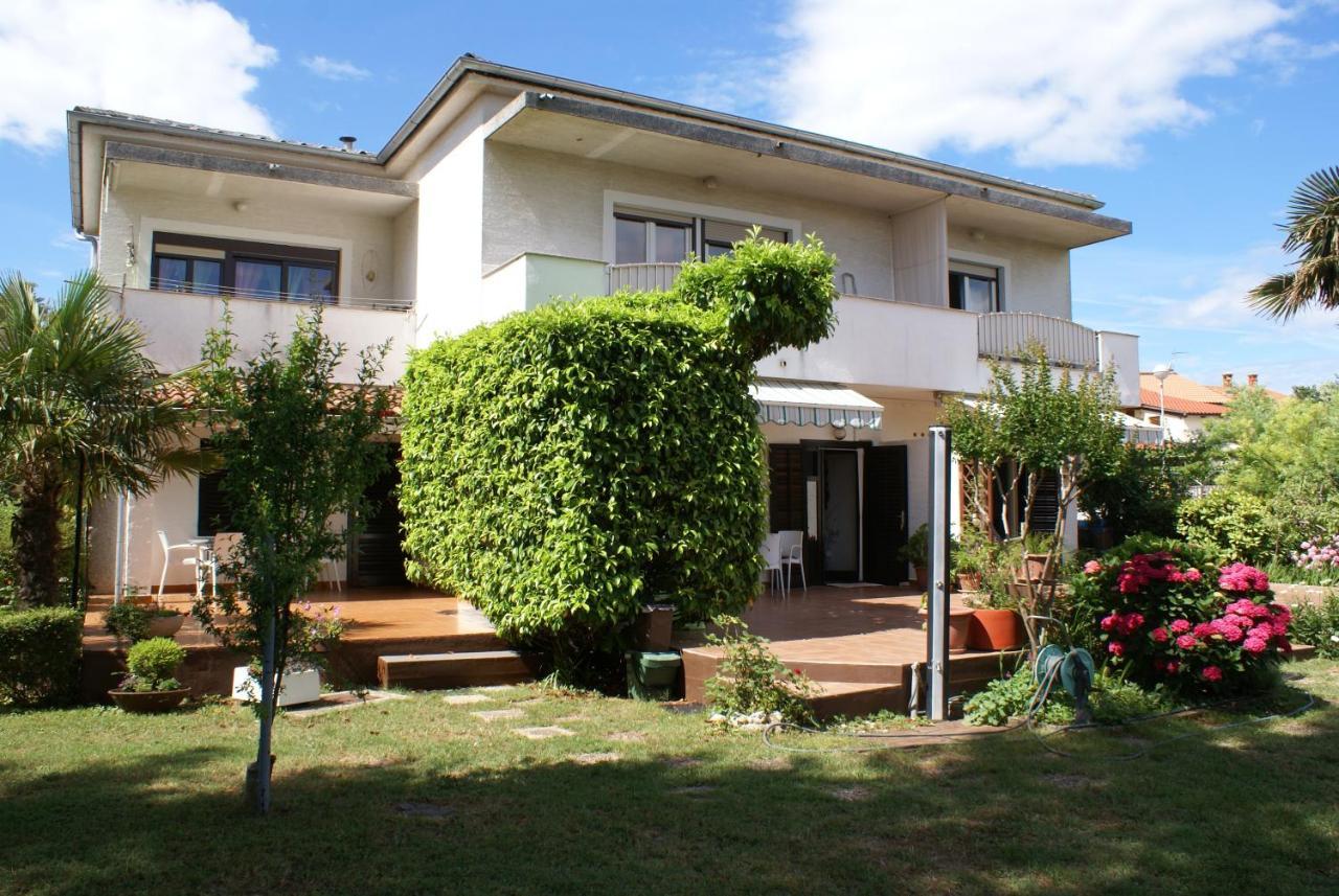 Apartments Dubravka Krk Town Esterno foto