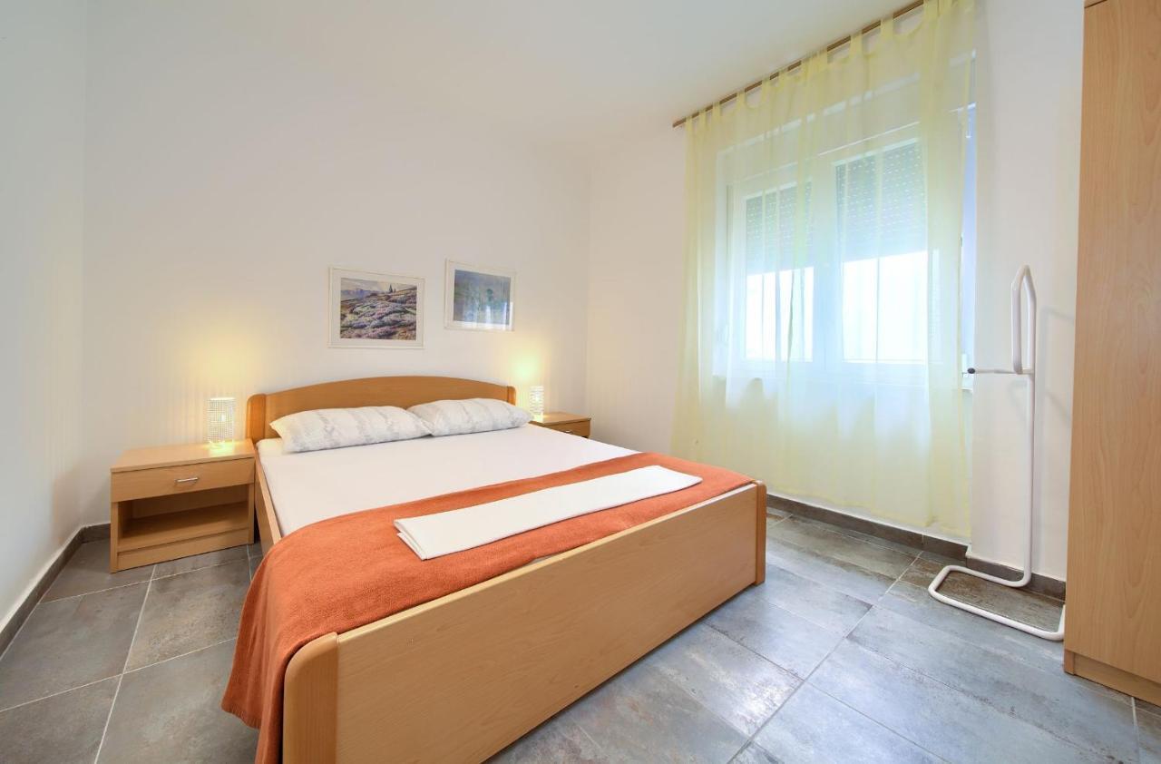 Apartments Dubravka Krk Town Esterno foto